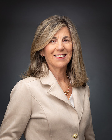Khiel, Diane